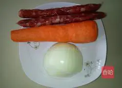 Illustration of how to make carrot and sausage braised rice 3