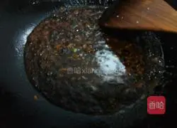 Illustration of how to make onion oil noodles 10