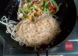 Illustration of how to make delicious fried noodles 5
