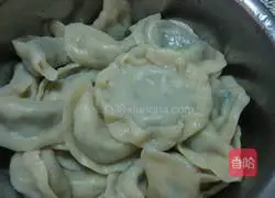 Illustration of how to make leek and egg dumplings 8