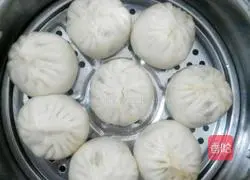Illustration of how to make homemade steamed buns 18
