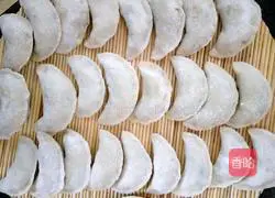 Illustration of how to make vegetarian dumplings 7