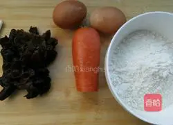 Illustration of how to make carrot and fungus egg cake 1