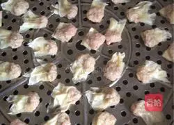 Illustration of how to make cumin-fried wontons 2