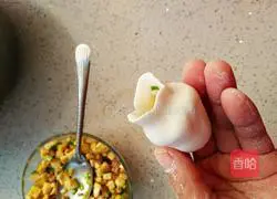 Illustration of how to make glutinous rice balls that must be eaten during the Chinese New Year 11