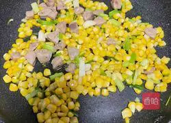 Illustration of how to make corn sausage and fried rice 4