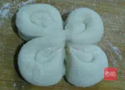 Illustration of how to make flower steamed buns 7