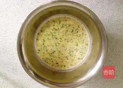 Illustration of how to make green onion and egg pancakes 4