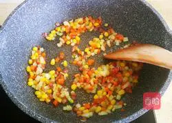 Illustration of how to make bacon and vegetable baked rice 5