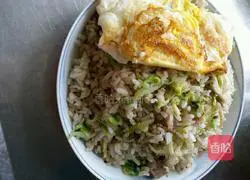 Illustration of how to make cabbage fried rice 6