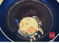 Illustration of how to make potato pancakes 9