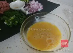 Illustration of how to make ham, diced egg pancakes (for two people) 5