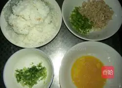 Illustration of how to make egg fried rice 1