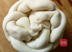 Illustration of how to make hydrangea steamed buns 9