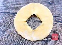 Illustration of making double-layered buns 14