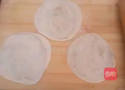 Illustration of how to make egg noodles 9