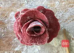 Illustration of how to make rose steamed buns 9