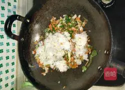 Egg Fried Rice Recipe Illustration 5