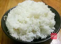 Illustration of how to make seaweed fried rice 2