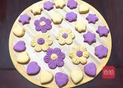 Illustration of how to make pumpkin and purple sweet potato buns 11