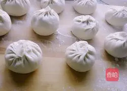 Illustration of how to make zucchini stuffed buns 13