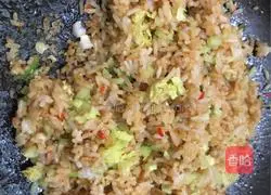 Illustration of how to make minced meat, cucumber and white fried rice 5