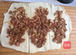 Illustration of how to make green onion thousand-layer meatloaf 6