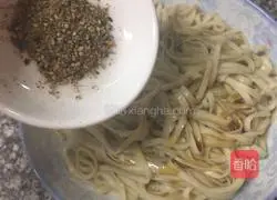 Illustration of Five-Spice Noodles + Jinyu Liangyuan 17