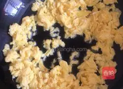 Illustration of how to make leek and egg dough dumplings 4