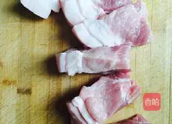 Illustration of how to make pork and leek stuffed dumplings 2