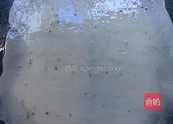 Illustration of hand-grabbing cake embryo 10