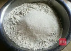 Illustration of how to cut steamed buns with milk-flavored knife 3