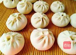 Illustration of how to make sauced pork buns 12