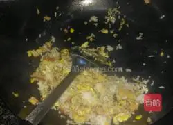 Illustration of how to make egg fried rice 6