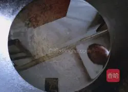 Illustration of how to make potato buns 4