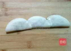 Illustration of how to make rose dumplings 3