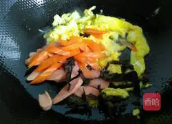 Illustration of how to make fried noodles with colorful vegetables 3