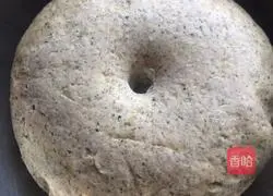 Illustration of how to make sesame and walnut meat buns 7 