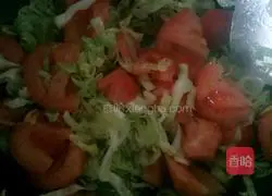 Illustration of how to make fried steamed buns with tomatoes and cabbage 6