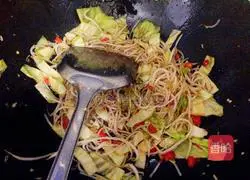 Illustration of how to make fried noodles 6