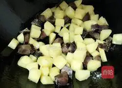 Illustration of how to make bacon braised rice 6