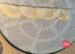 Illustration of how to make rose dumplings 4