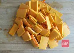 Illustration of how to make small animal pumpkin steamed buns 2