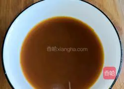 Illustration of how to make fried rice noodles with fish flavor 6