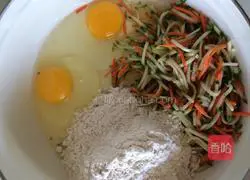 Cucumber Carrot Egg Pancake Recipe Illustration 2