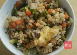 Illustration of how to make colorful fried rice 5