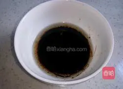 Illustration of how to make noodles with scallion oil 3