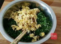 Illustration of how to make wheat buns stuffed with chives and eggs 9