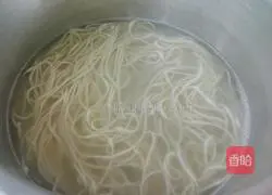 Illustration of making fried beans and noodles 4