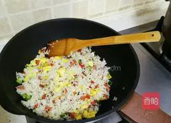 Illustration of how to make colorful fried rice 4